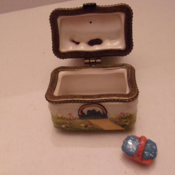 VINTAGE TRINKET BOX. WS1 - Picture 3 of 4